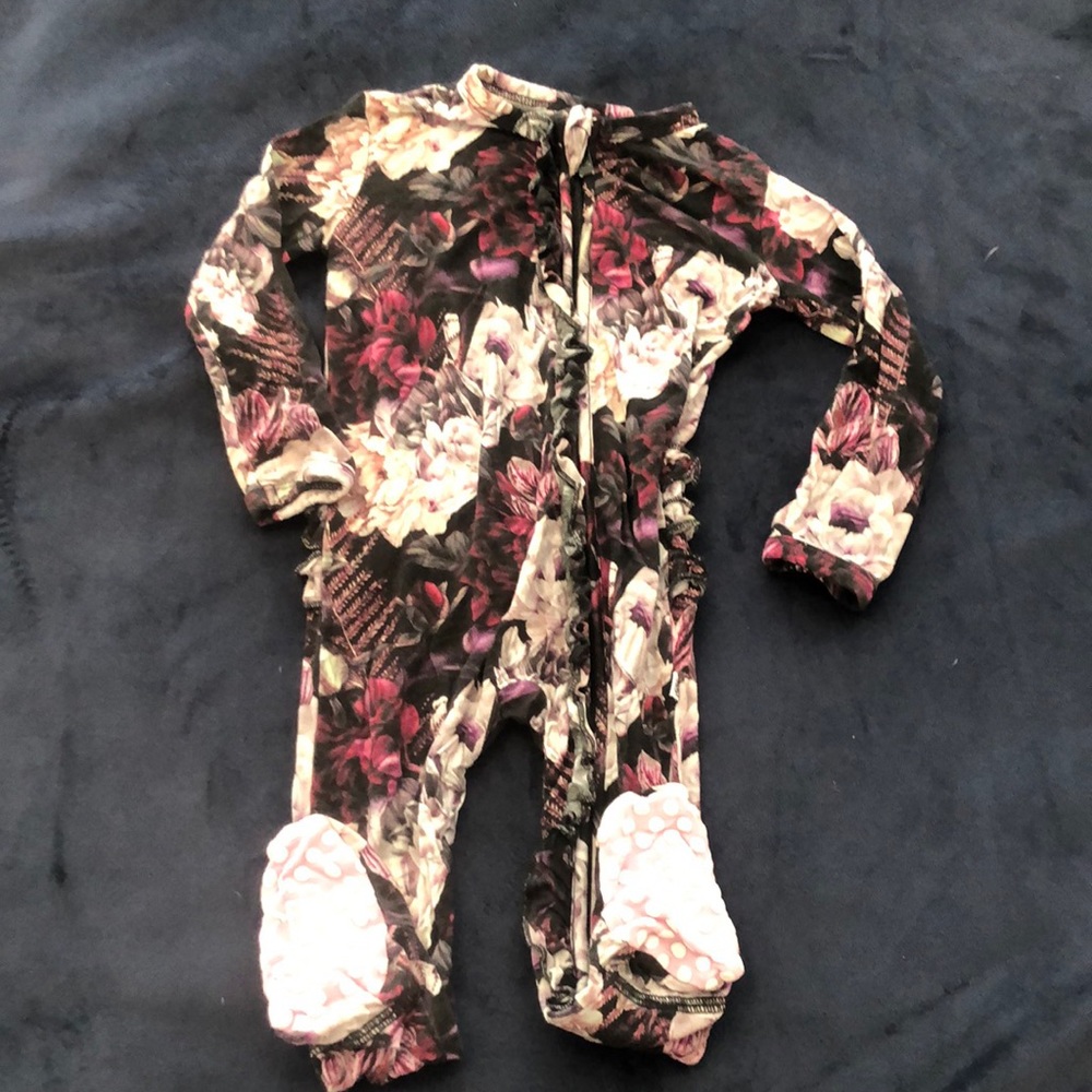 Little Bum Bums ruffled zippered footie